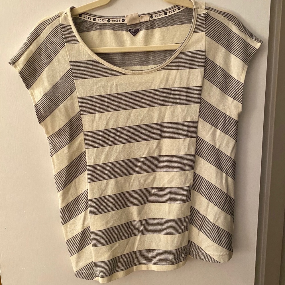 Cute and simple Roxy Shirt XS
